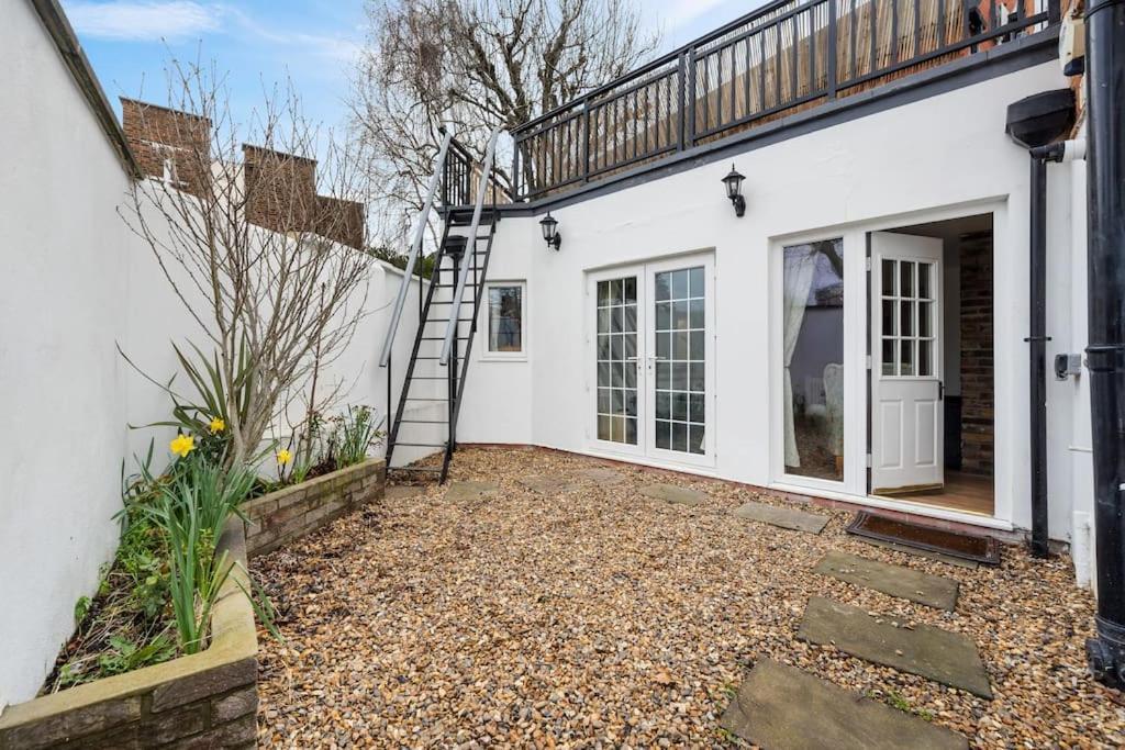 Charming Cottage In Hampstead Heath London Exterior photo