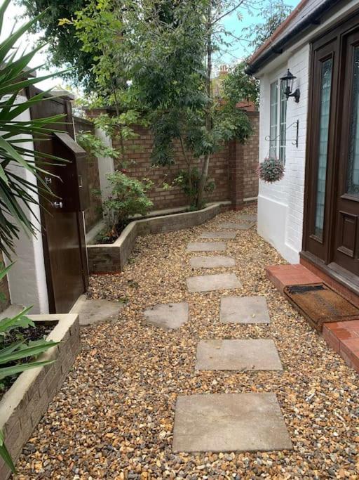 Charming Cottage In Hampstead Heath London Exterior photo
